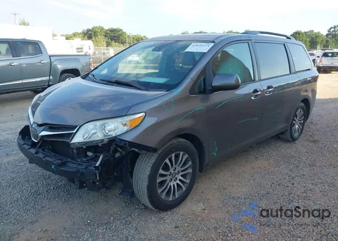 2018 Toyota Sienna Xle 8 Passenger z USA, uszkodzony, nr VIN 5TDYZ3DC8JS955965